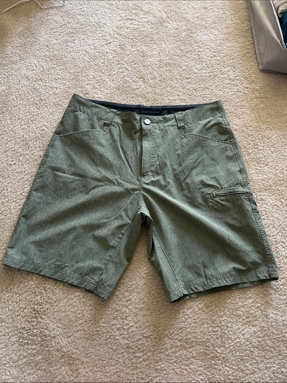 ZeroXposur Men's Olive Shorts